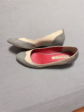 Women's Two-Tone Gray and Cream Low Heel
